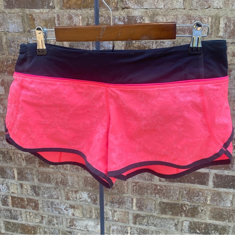 Lululemon Speed Shorts Jacquard Flash Deep Cool Neon Black Trim Pink Size 8 - Picture 3 of 17